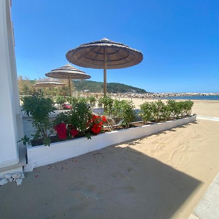 Marina Bay Beach Hotel Пескичи Экстерьер фото