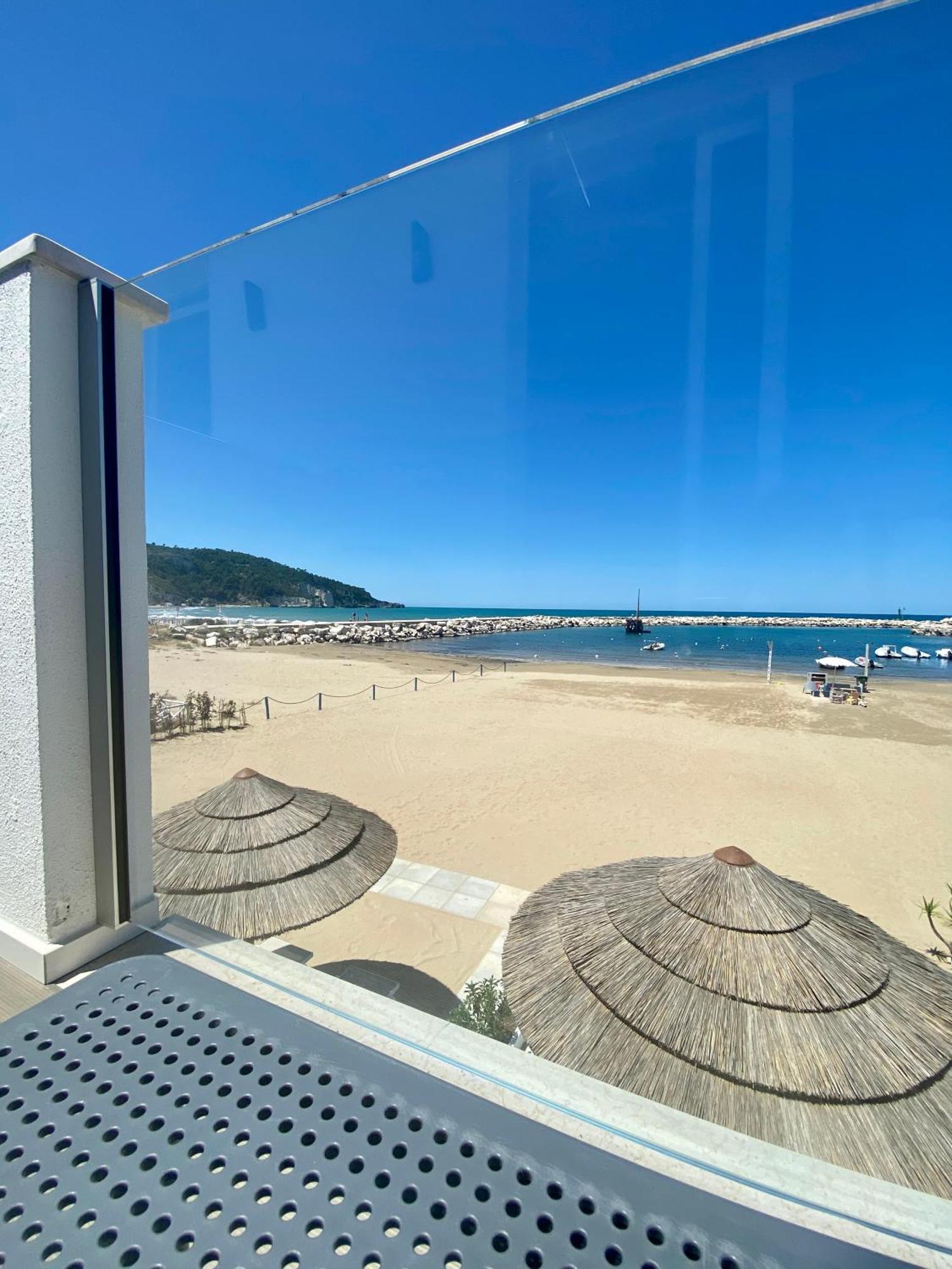 Marina Bay Beach Hotel Пескичи Экстерьер фото
